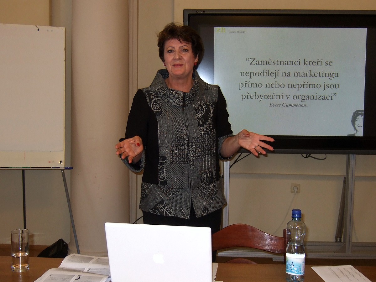 Přednášející Zuzana Helinsky